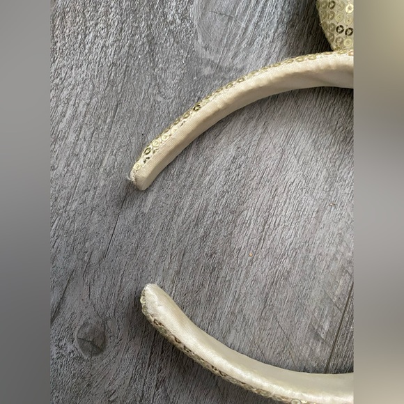 Disney Parks Gold Sequin flapper/feathers - Picture 3 of 3